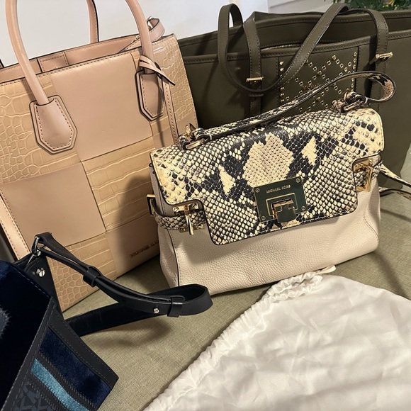 Michael Kors Olive and Tan Tote Collection - Picture 4 of 8